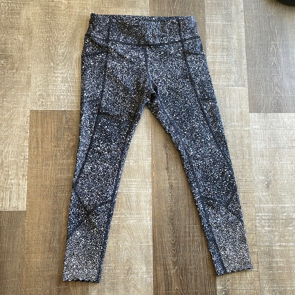 Lululemon leggings - Picture 2 of 10